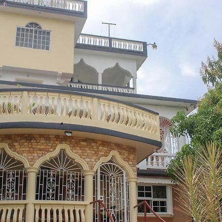 Van Villa Guesthouse Negril Ngoại thất bức ảnh