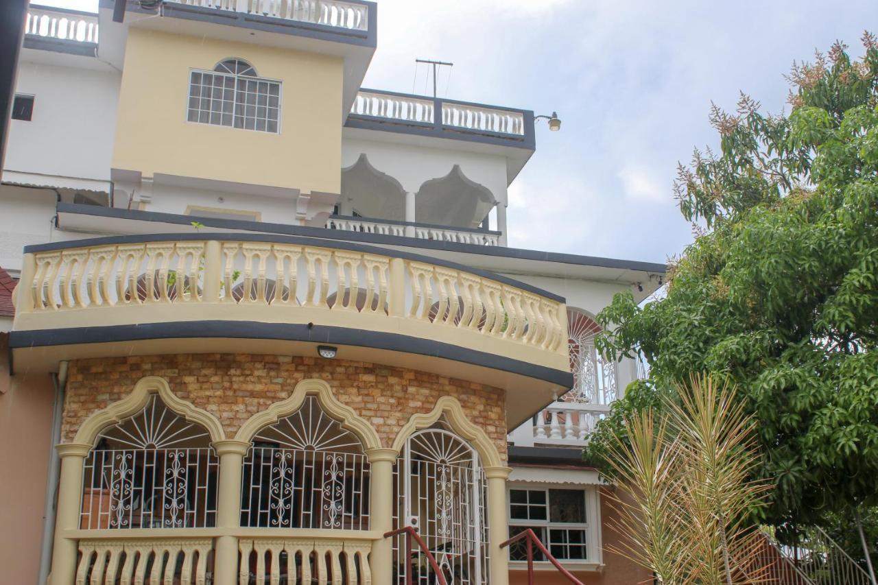 Van Villa Guesthouse Negril Ngoại thất bức ảnh