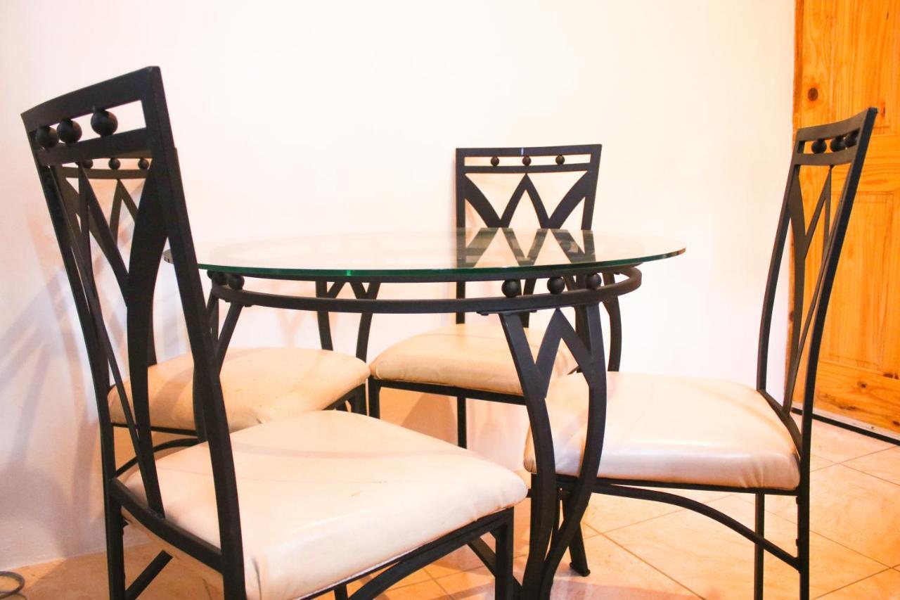 Van Villa Guesthouse Negril Ngoại thất bức ảnh
