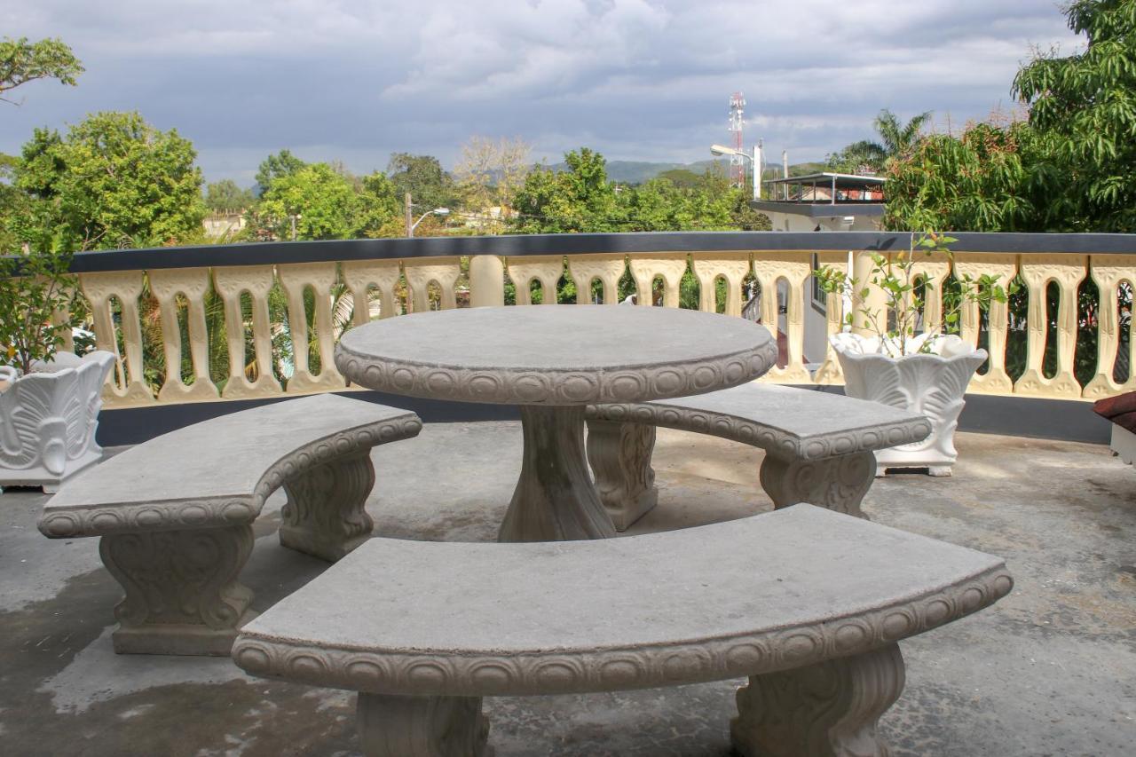 Van Villa Guesthouse Negril Ngoại thất bức ảnh