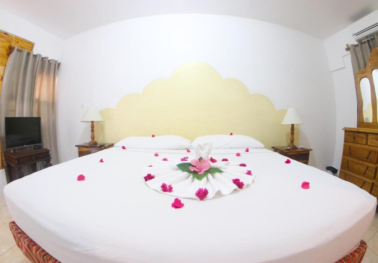 Van Villa Guesthouse Negril Ngoại thất bức ảnh