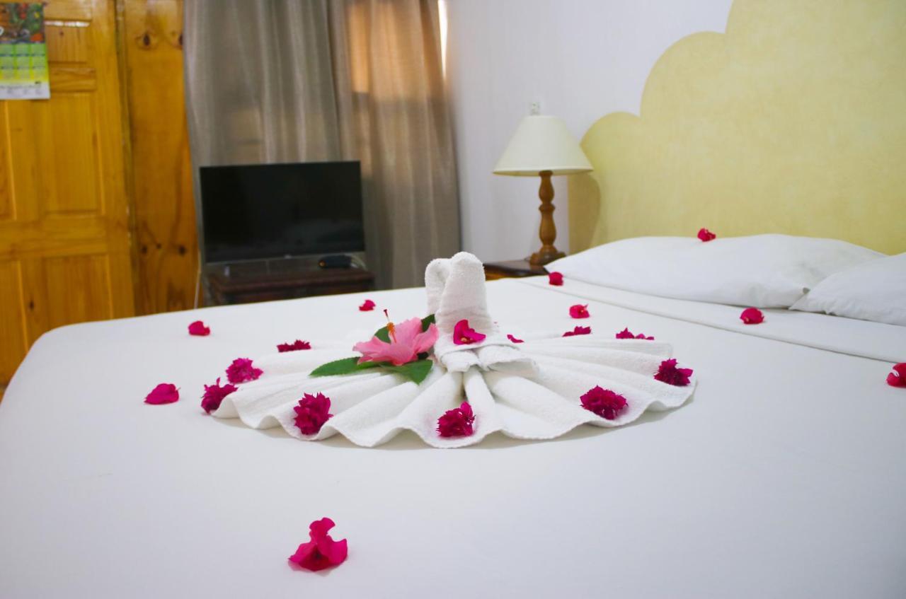 Van Villa Guesthouse Negril Ngoại thất bức ảnh