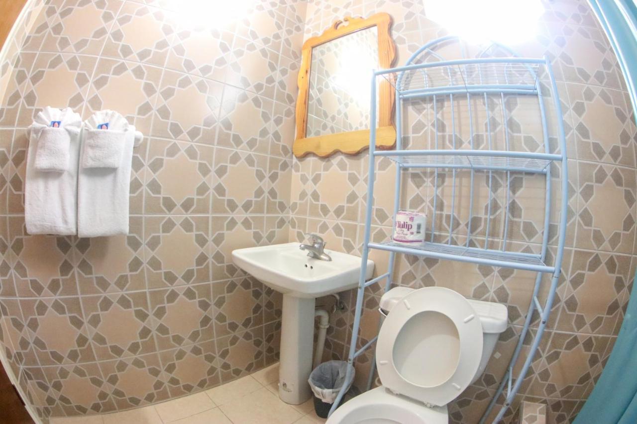 Van Villa Guesthouse Negril Ngoại thất bức ảnh