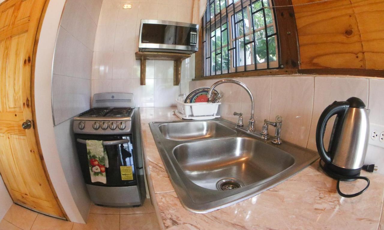 Van Villa Guesthouse Negril Ngoại thất bức ảnh